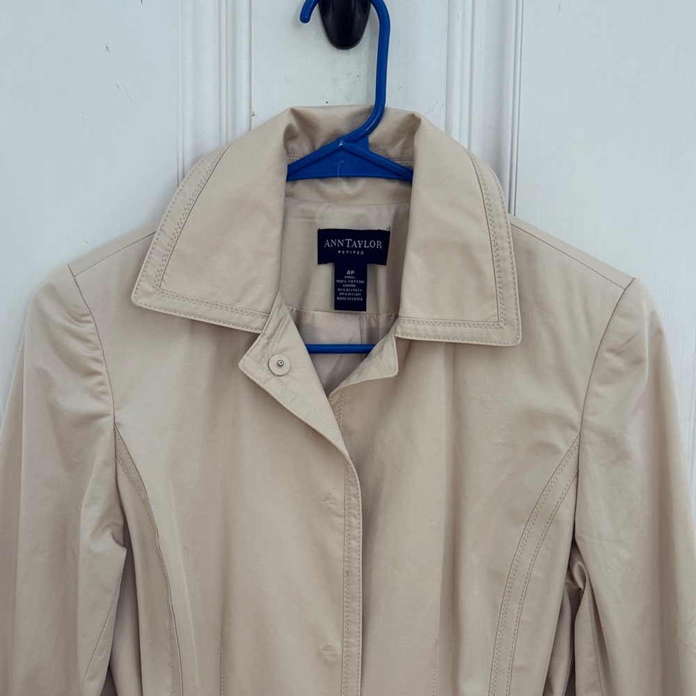 Ann Taylor Women's Tan Trench Coat - Picture 2 of 3